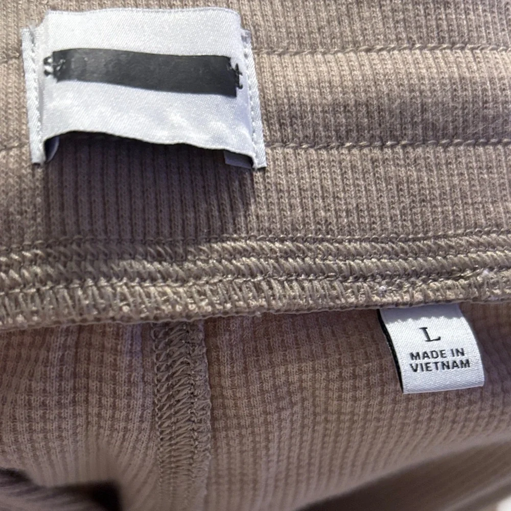 Aritzia Sunday Best Taupe Baby Waffle Flare Lounge Pants, new without tags - Picture 7 of 7